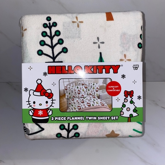 Hello Kitty Christmas three-piece flannel twin sheet set - Picture 2 of 6